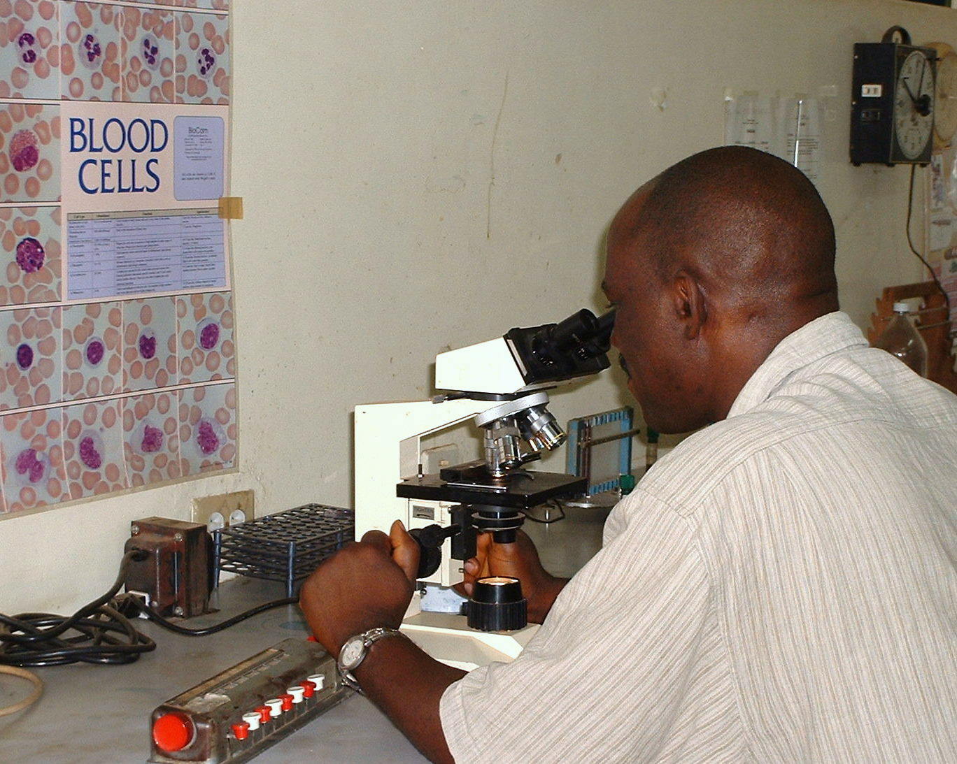 Lab_tech_at_microscope_2