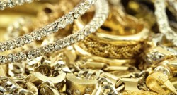 selecting-gold-jewelry